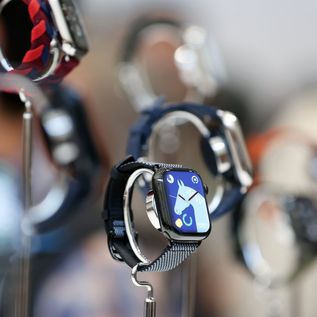 Apple to Pause Selling New Versions of Its Watch After Losing Patent Dispute