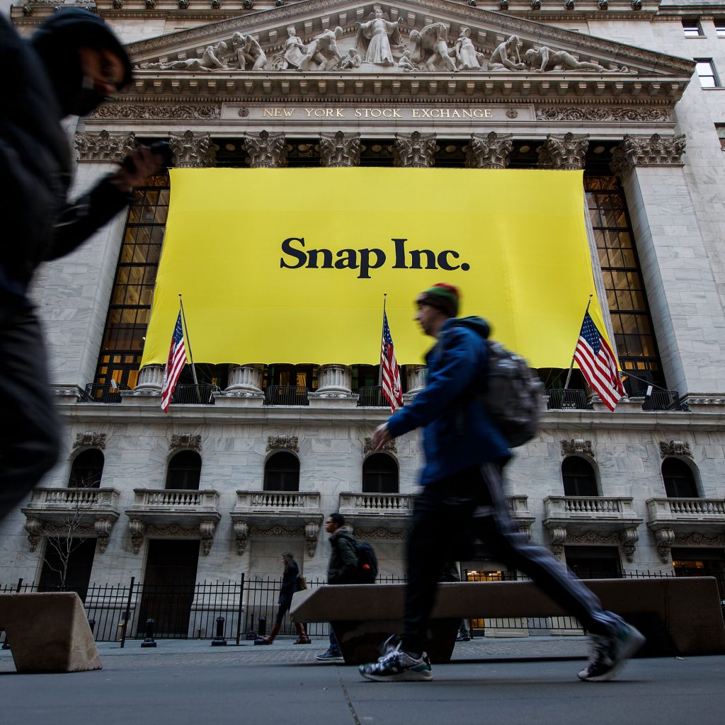 Snap Lays Off 10% of Its Work Force