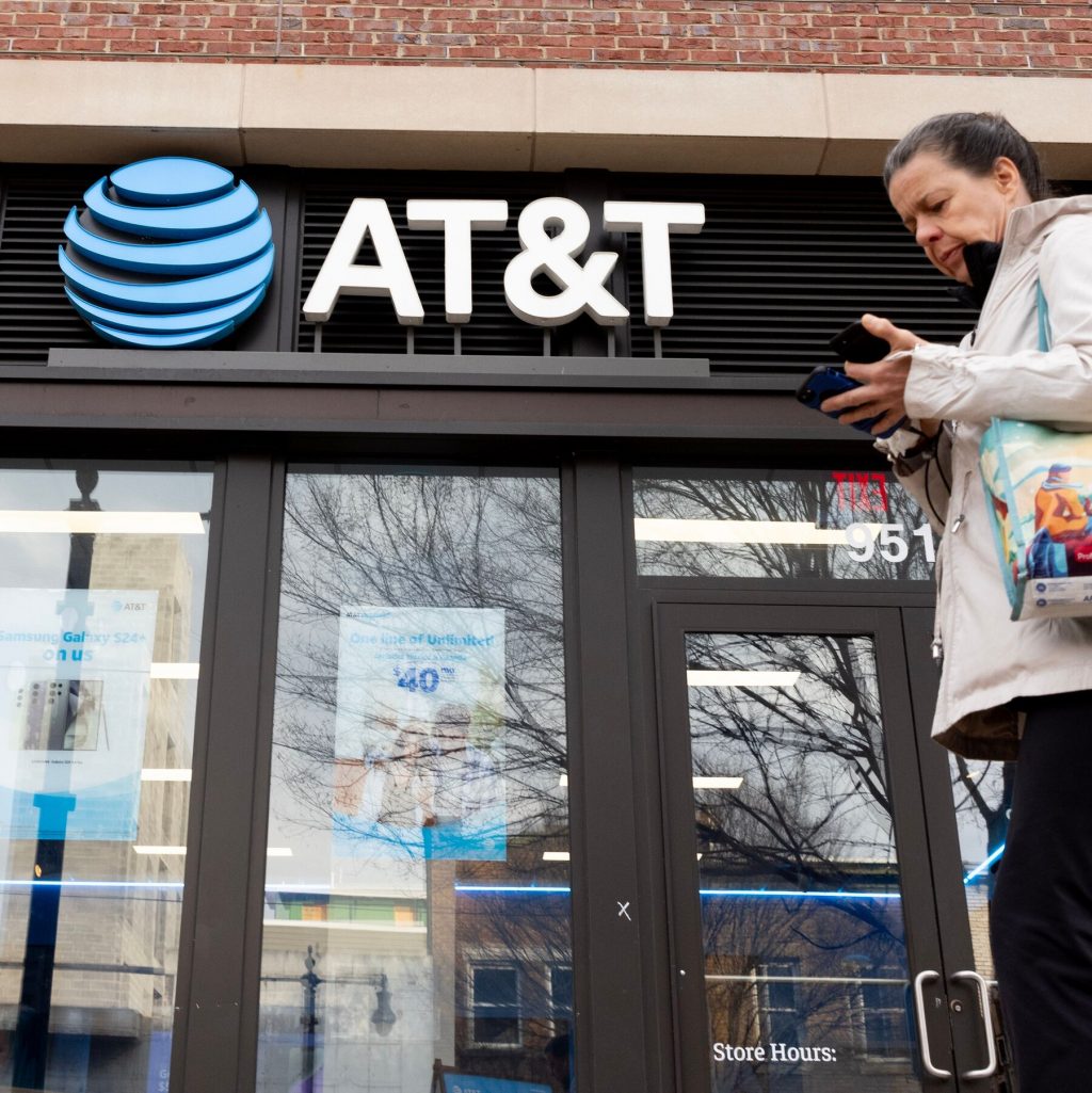 AT&T Offers $5 Credit After Widespread Service Outage