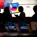 Sales Drop in Apple’s Third Quarter but Top Wall Street Expectations