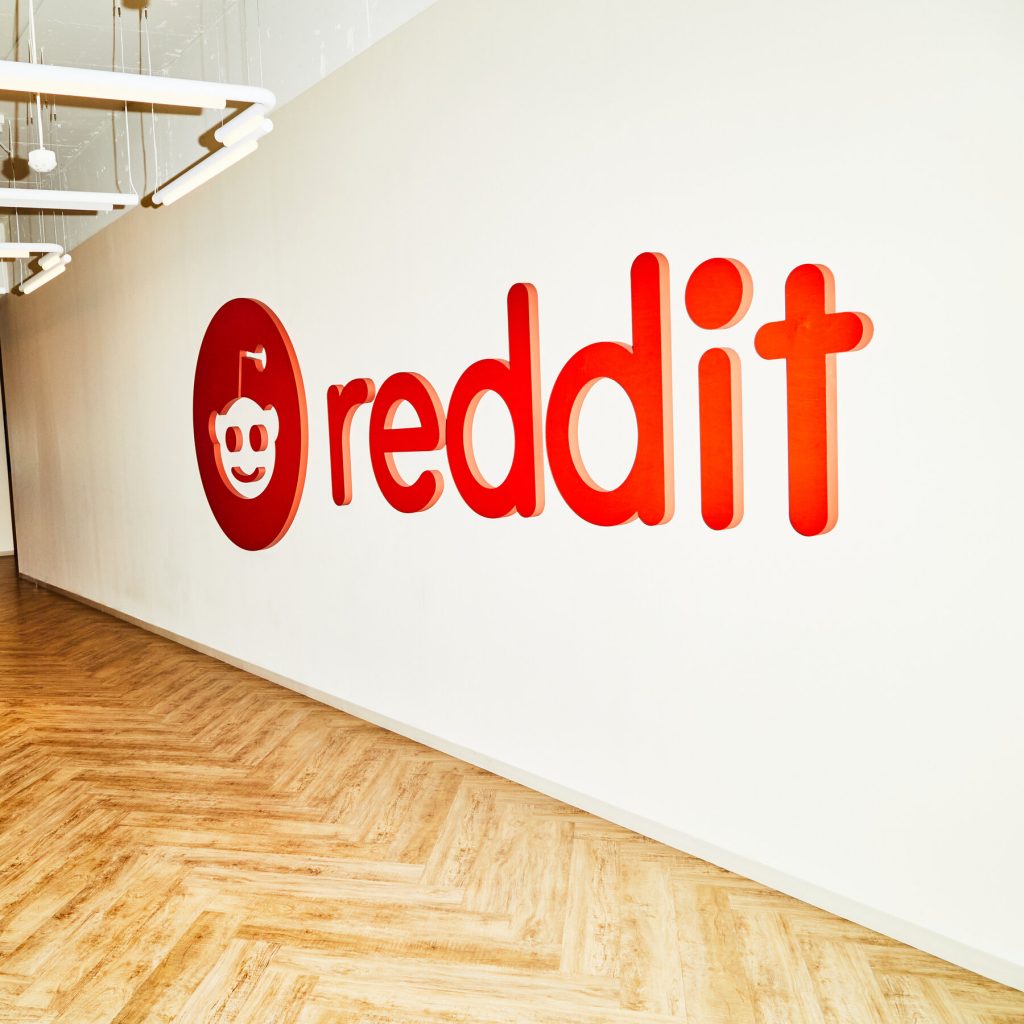 Reddit Said to Price I.P.O. at $34 a Share, in a Positive Sign for Tech